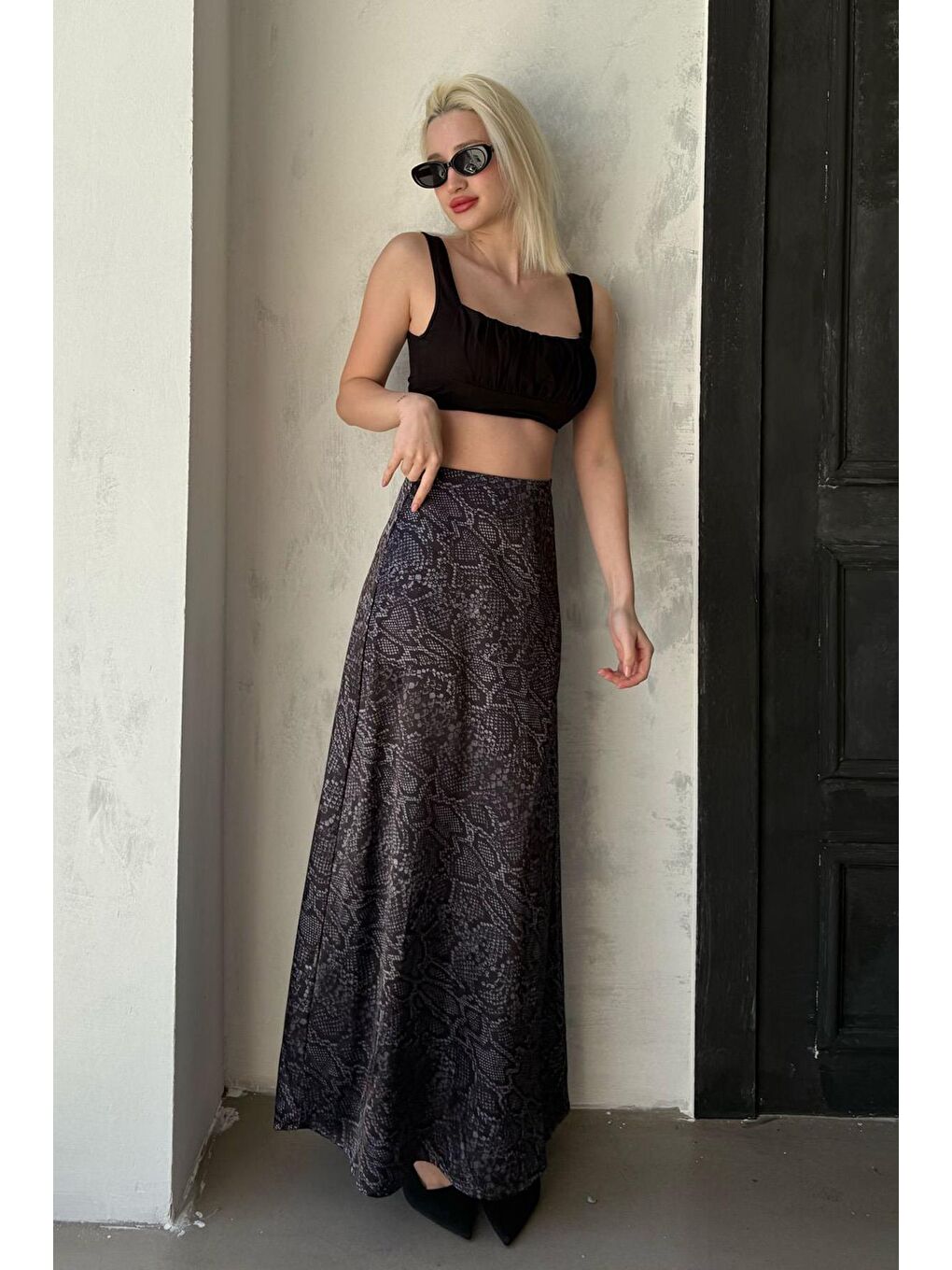 Siyah Desenli Saten Kadın Uzun Etek Mg2333