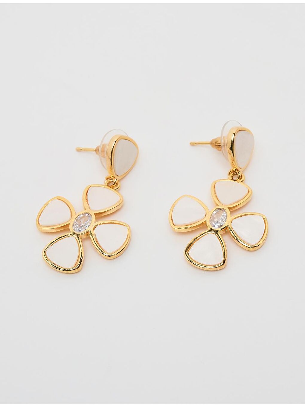 Sarı Altın Çiçek Figürlü Sallanan Küpe-2