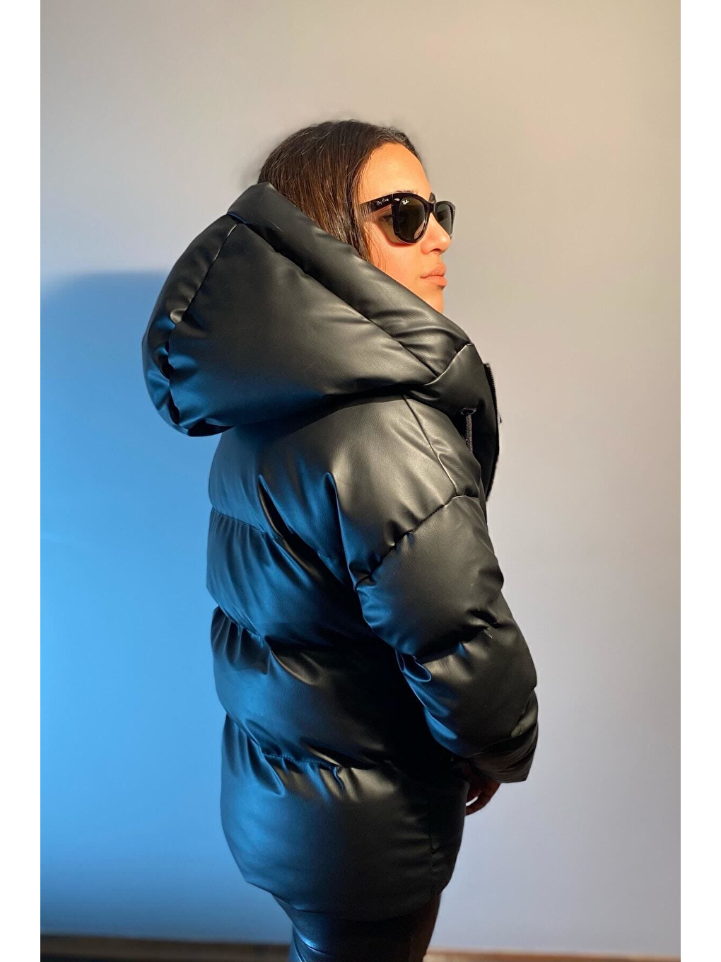 Kadın Siyah Deri Kapüşonlu Şişme Mont-2