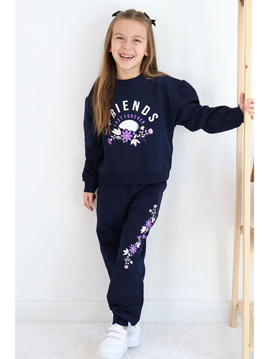 Kız Çocuk Eşofman Takım Arkadaş Temalı Çiçek Baskılı Lacivert (6 Yaş)-1