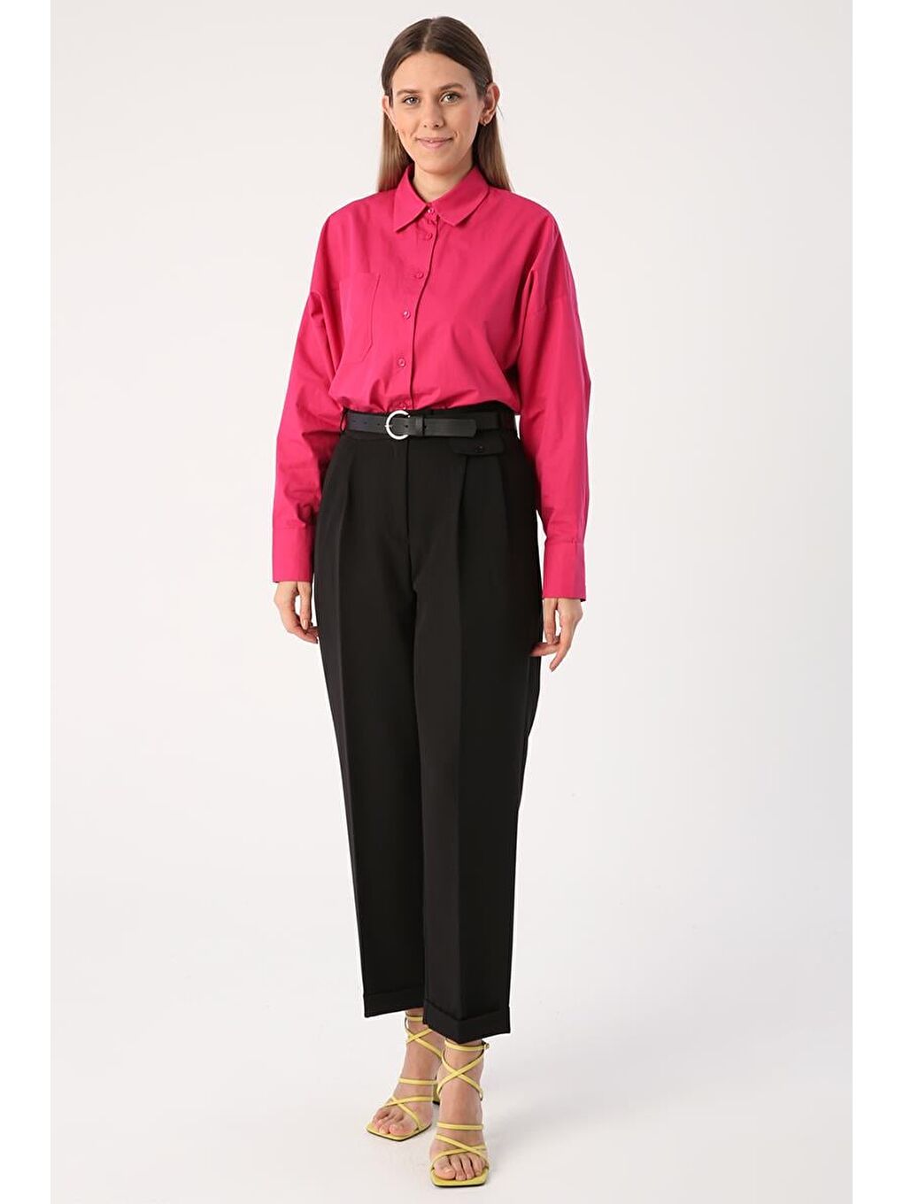 Siyah-Kemerli Duble Paça Pileli Havuç Pantolon-1