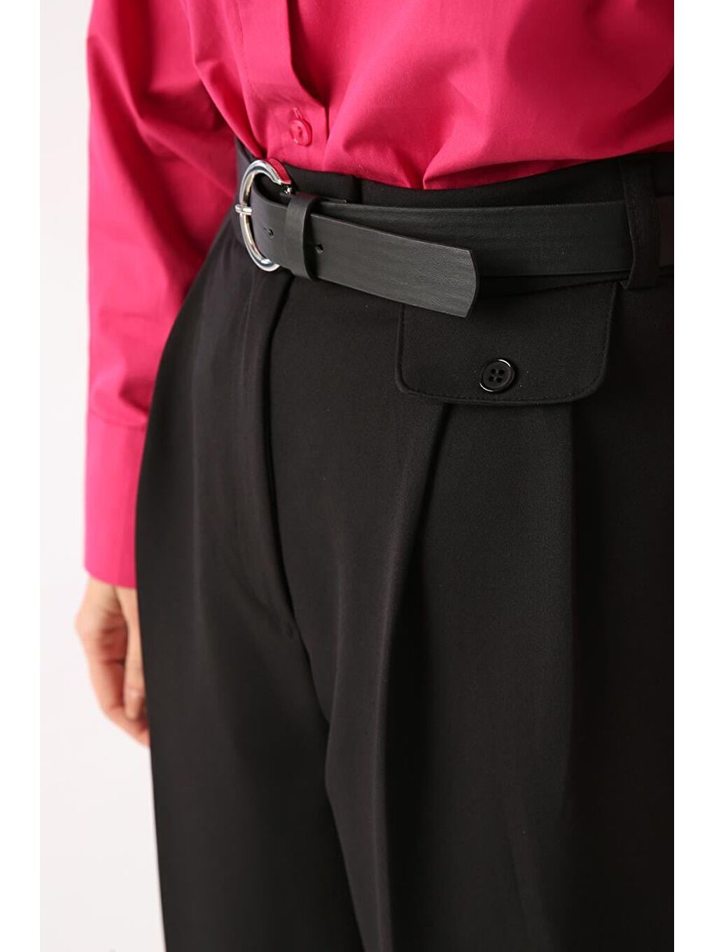 Siyah-Kemerli Duble Paça Pileli Havuç Pantolon-4