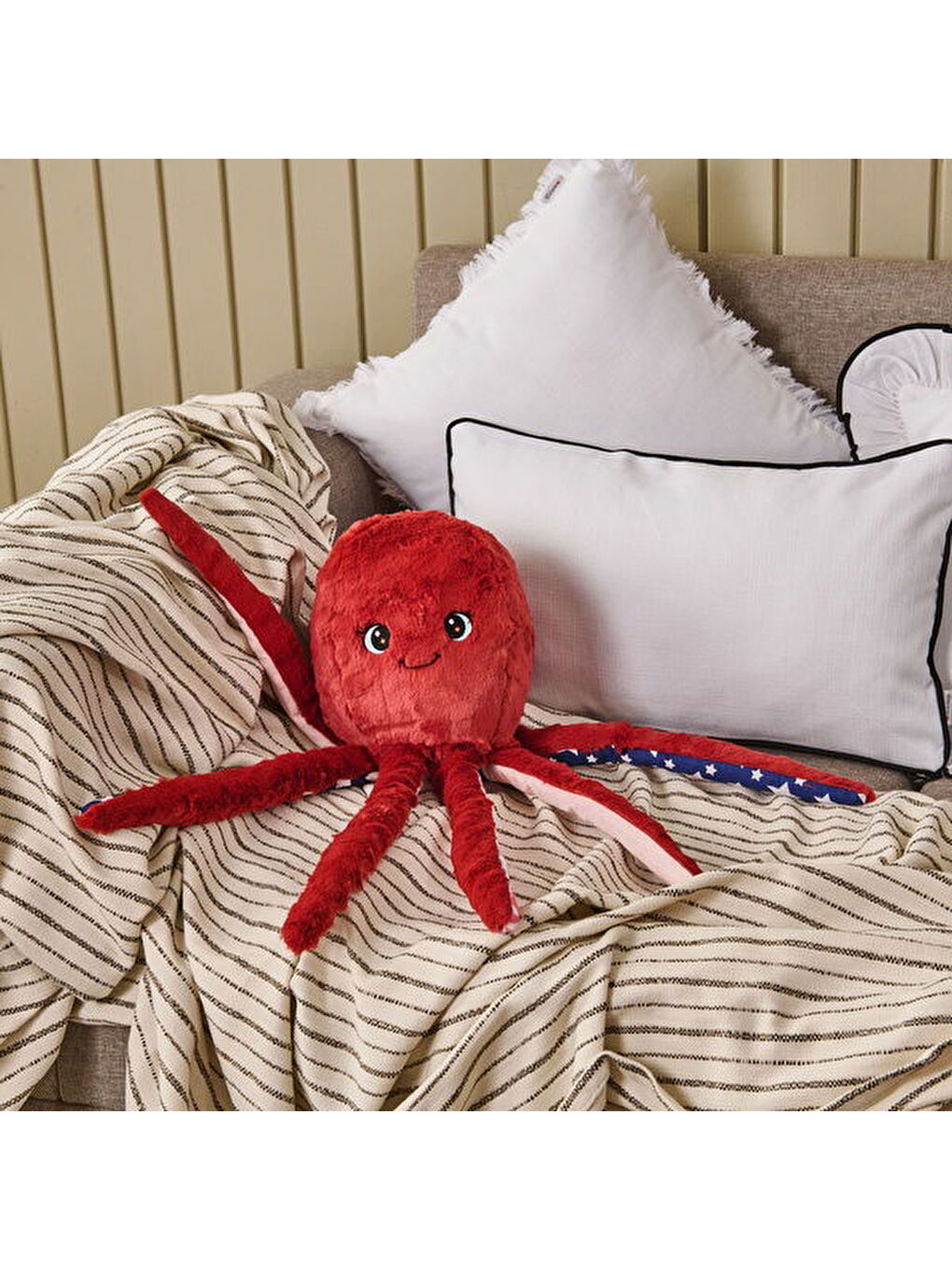 Soft Ahtapot Figürlü Yastık - Kırmızı - 22x60 cm