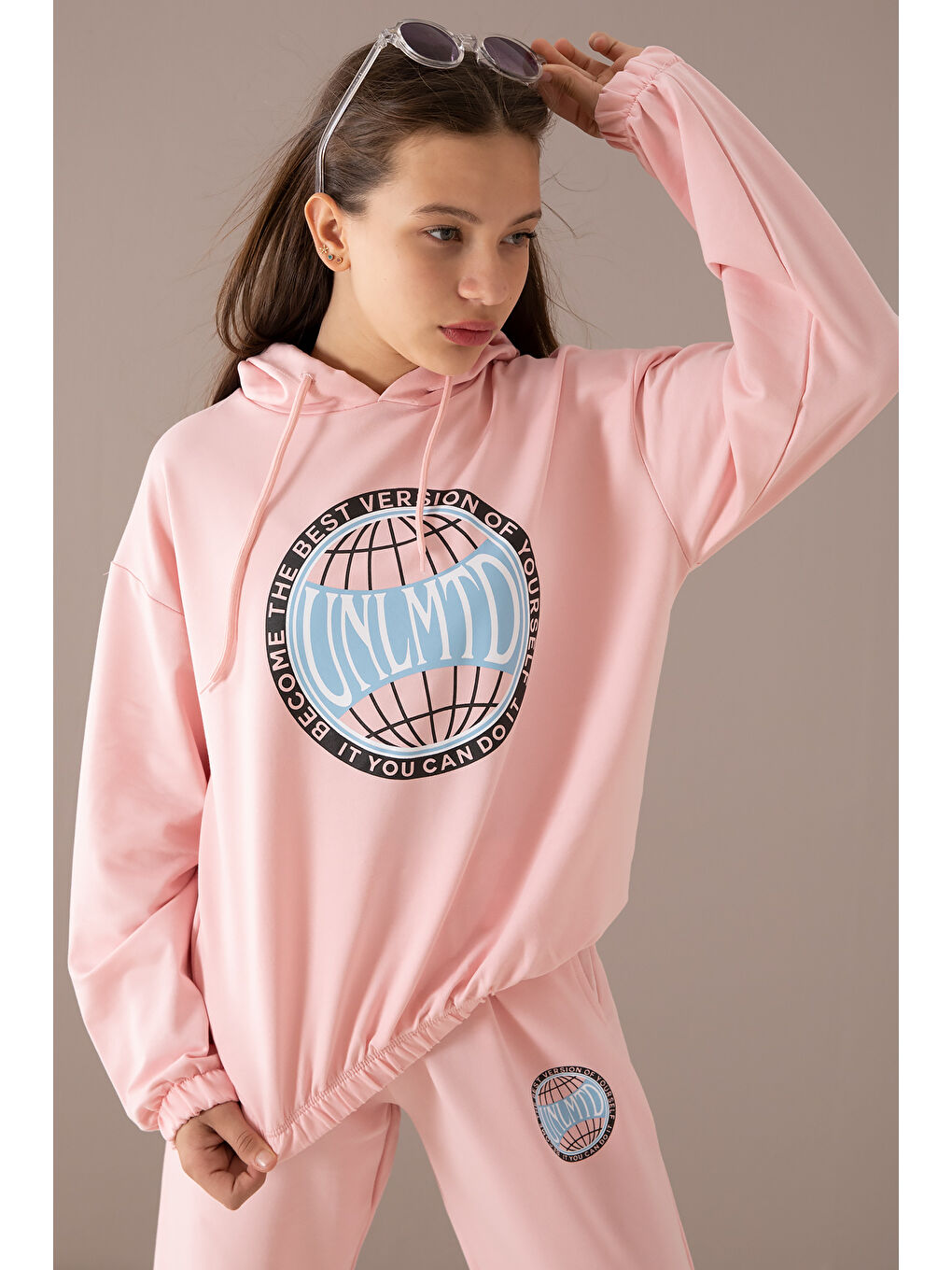 Pembe Göğsü Logo Baskılı Kapüşonlu Kız Eşofman Takımı 19761-1