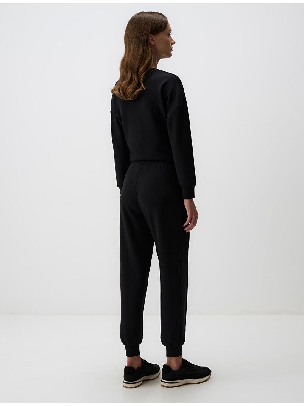 Siyah Yüksek Bel Dar Paça Cepli Jogger Pantolon-5