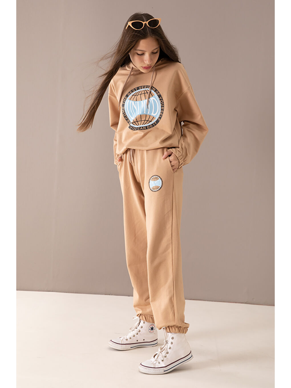 Kahverengi Göğsü Logo Baskılı Kapüşonlu Kız Eşofman Takımı 19763-2