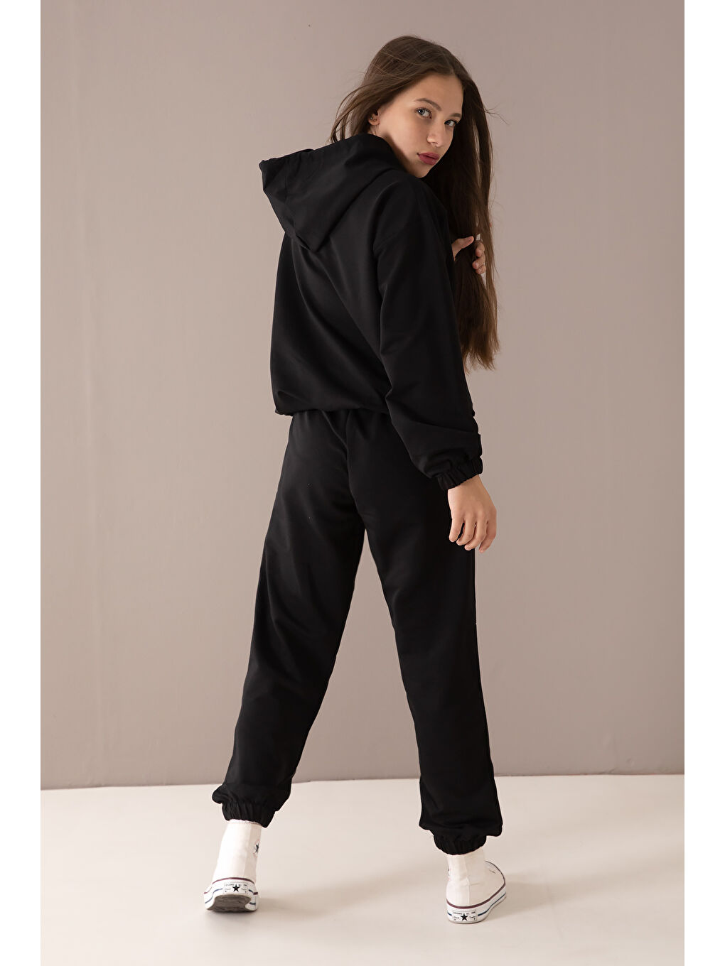 Siyah Göğsü Logo Baskılı Kapüşonlu Kız Eşofman Takımı 19762-4