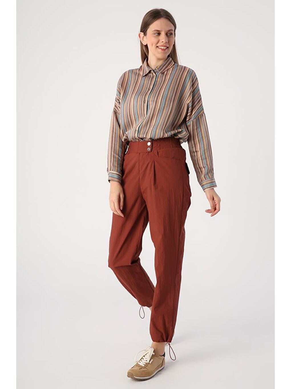 Kahverengi Kiremit-Beli Lastikli Paçası Büzgü Detaylı Pantolon