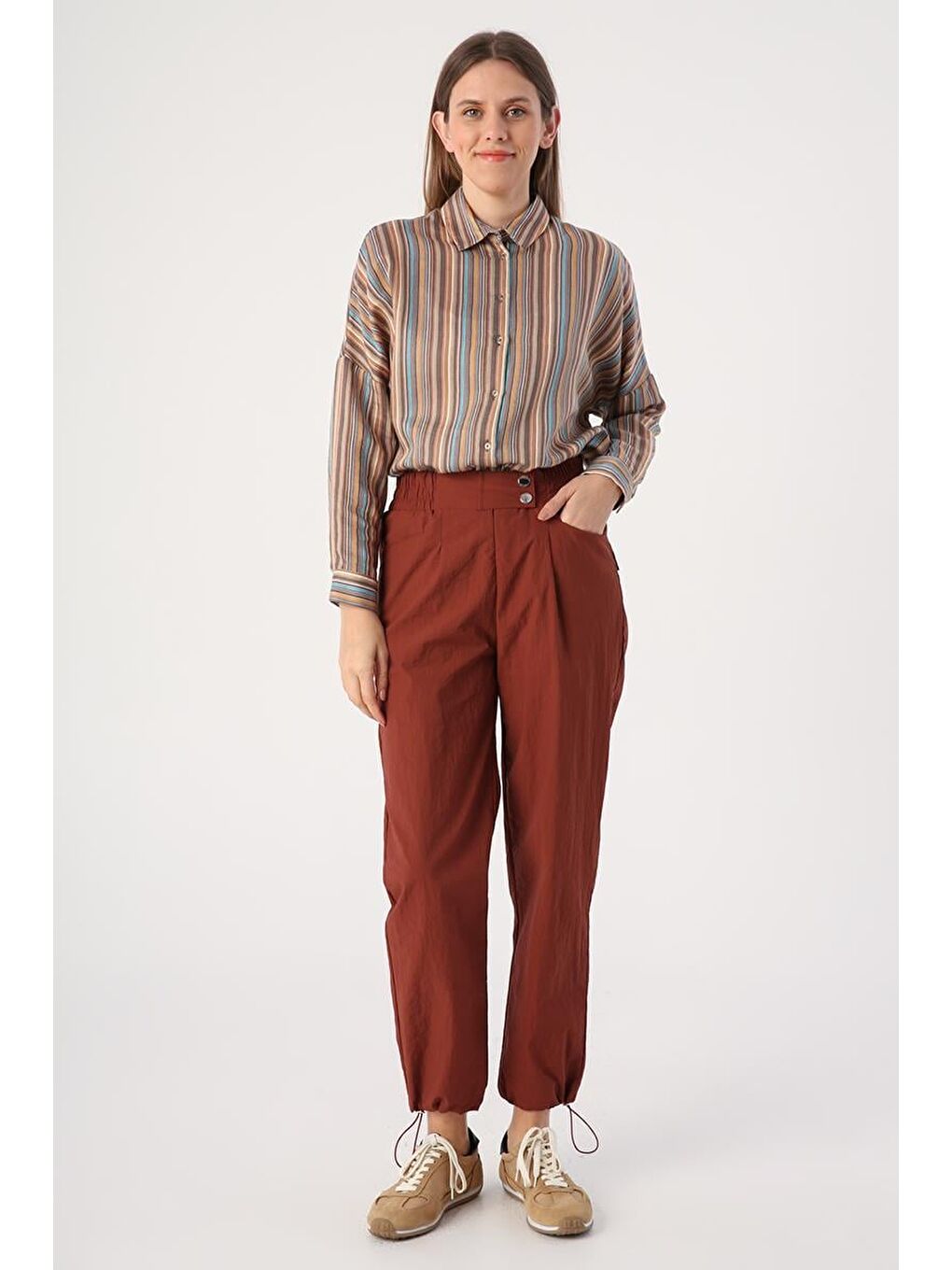 Kahverengi Kiremit-Beli Lastikli Paçası Büzgü Detaylı Pantolon-1