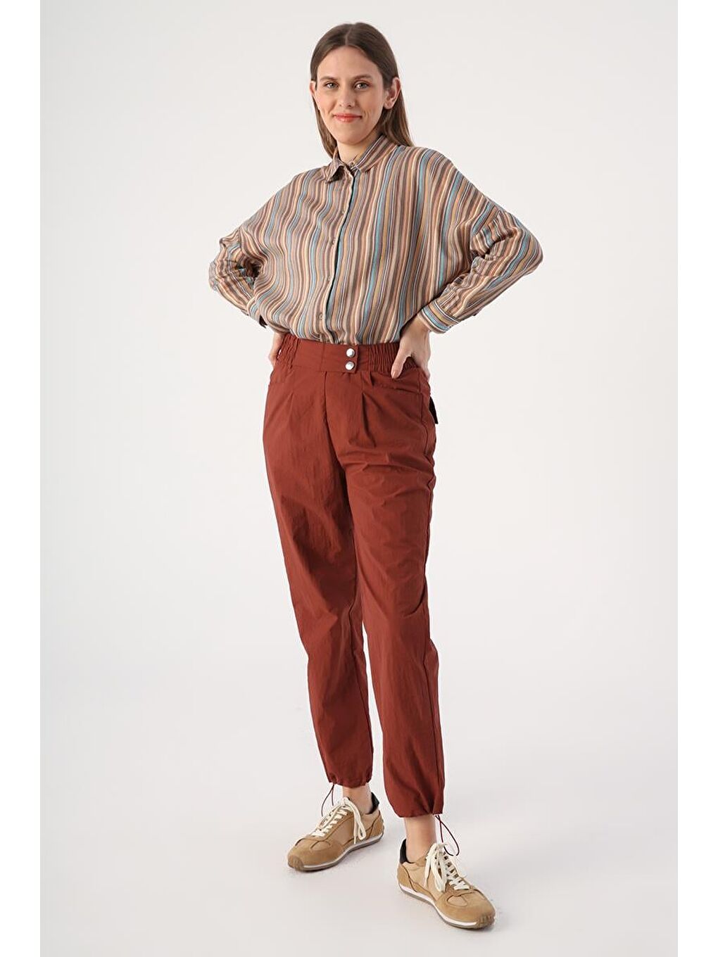 Kahverengi Kiremit-Beli Lastikli Paçası Büzgü Detaylı Pantolon-2