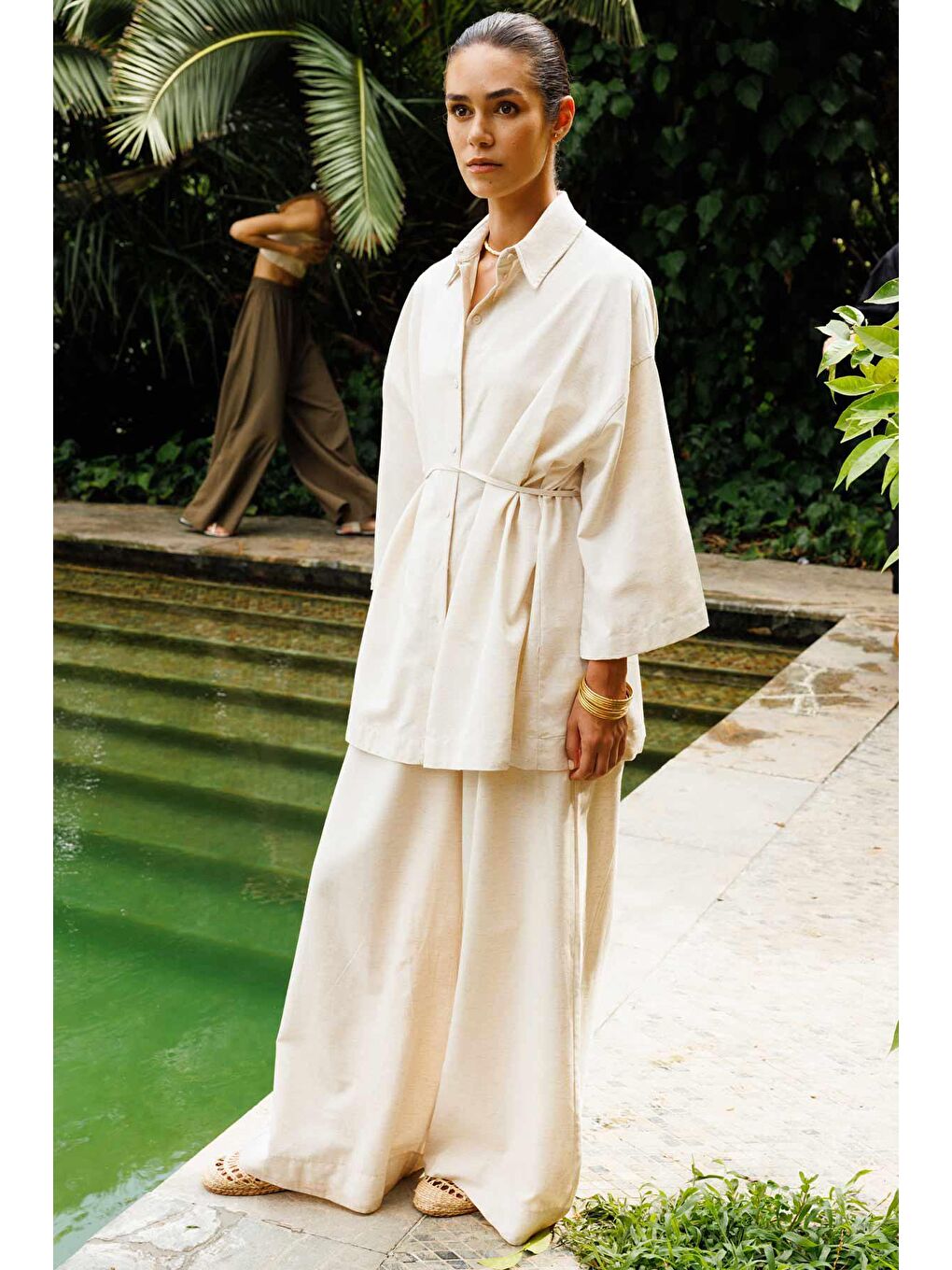 Bej Önden Düğmeli Keten Naturel Gömlek-2