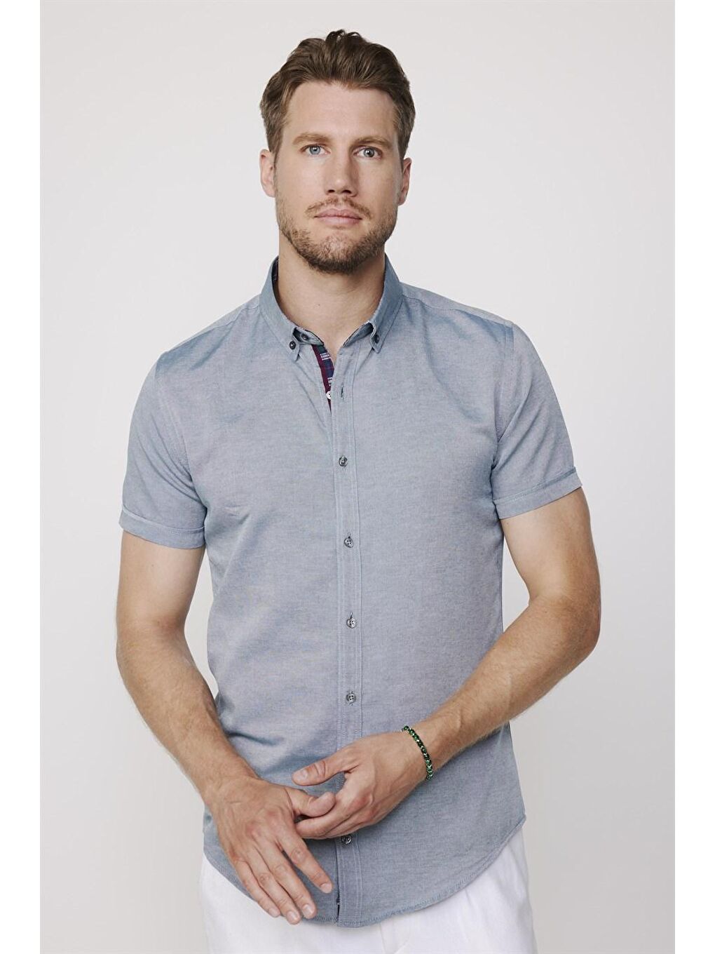 Erkek Slim Fit Dar Kesim Kısa Kollu Pamuklu Oxford Doku Kolay Ütülenebilir Yeşil Düğmeli Yaka Gömlek