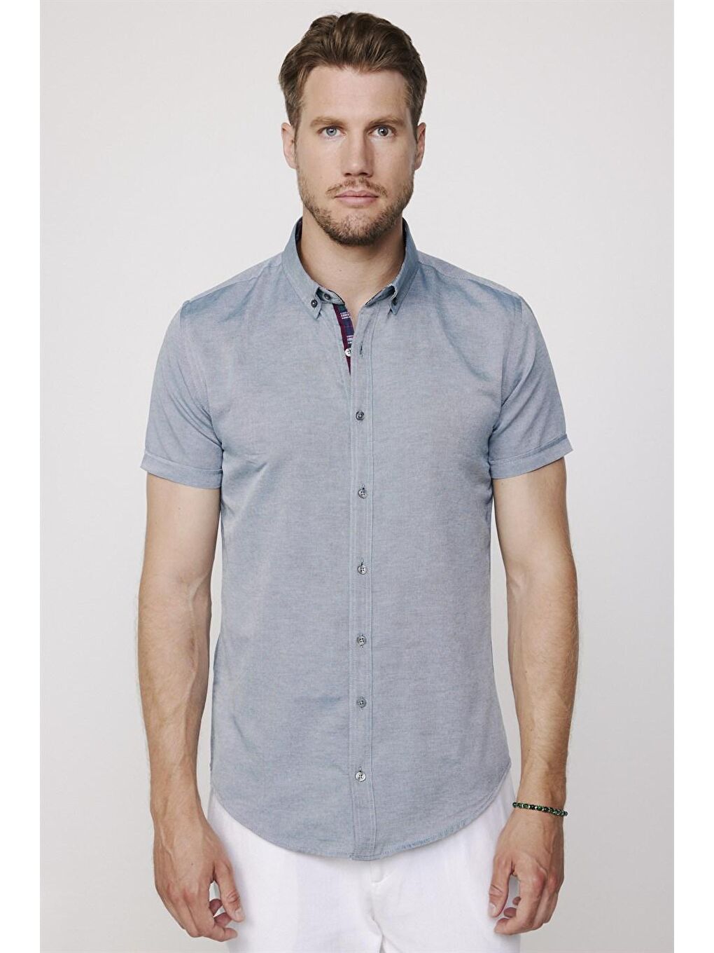 Erkek Slim Fit Dar Kesim Kısa Kollu Pamuklu Oxford Doku Kolay Ütülenebilir Yeşil Düğmeli Yaka Gömlek-1