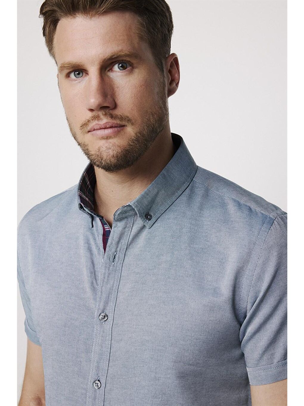 Erkek Slim Fit Dar Kesim Kısa Kollu Pamuklu Oxford Doku Kolay Ütülenebilir Yeşil Düğmeli Yaka Gömlek-2