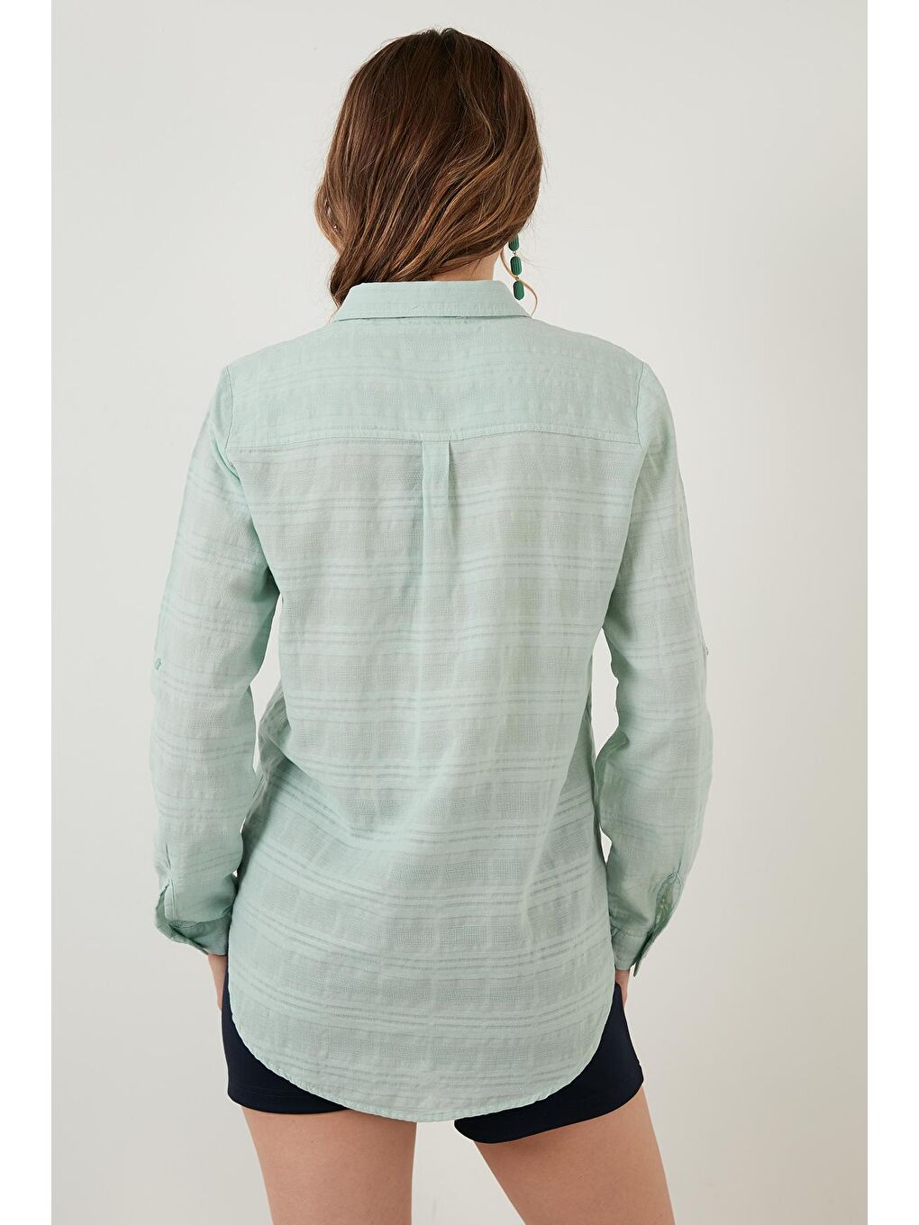 Yeşil Pamuklu Çift Cepli Düğmeli Regular Fit V Yaka Gömlek 51425757-4