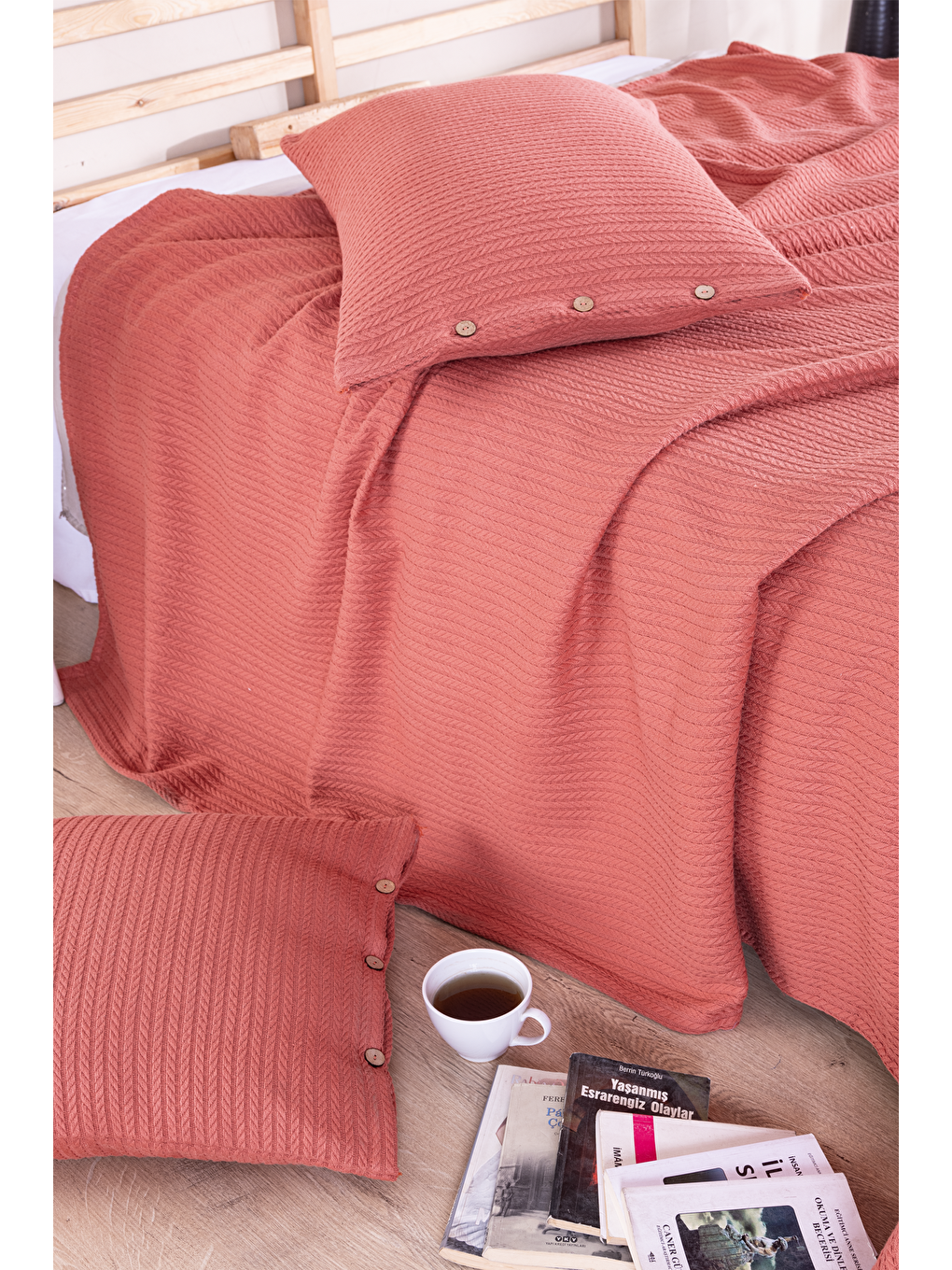 Kahverengi Kiremit Örgü Tek Kişilik Pike Yatak Örtüsü-1