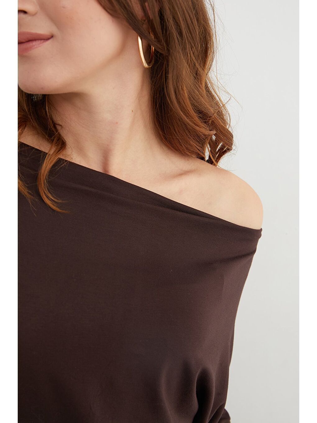 Kahverengi Basic Kayık Yaka Yarasa Kol Bluz-4