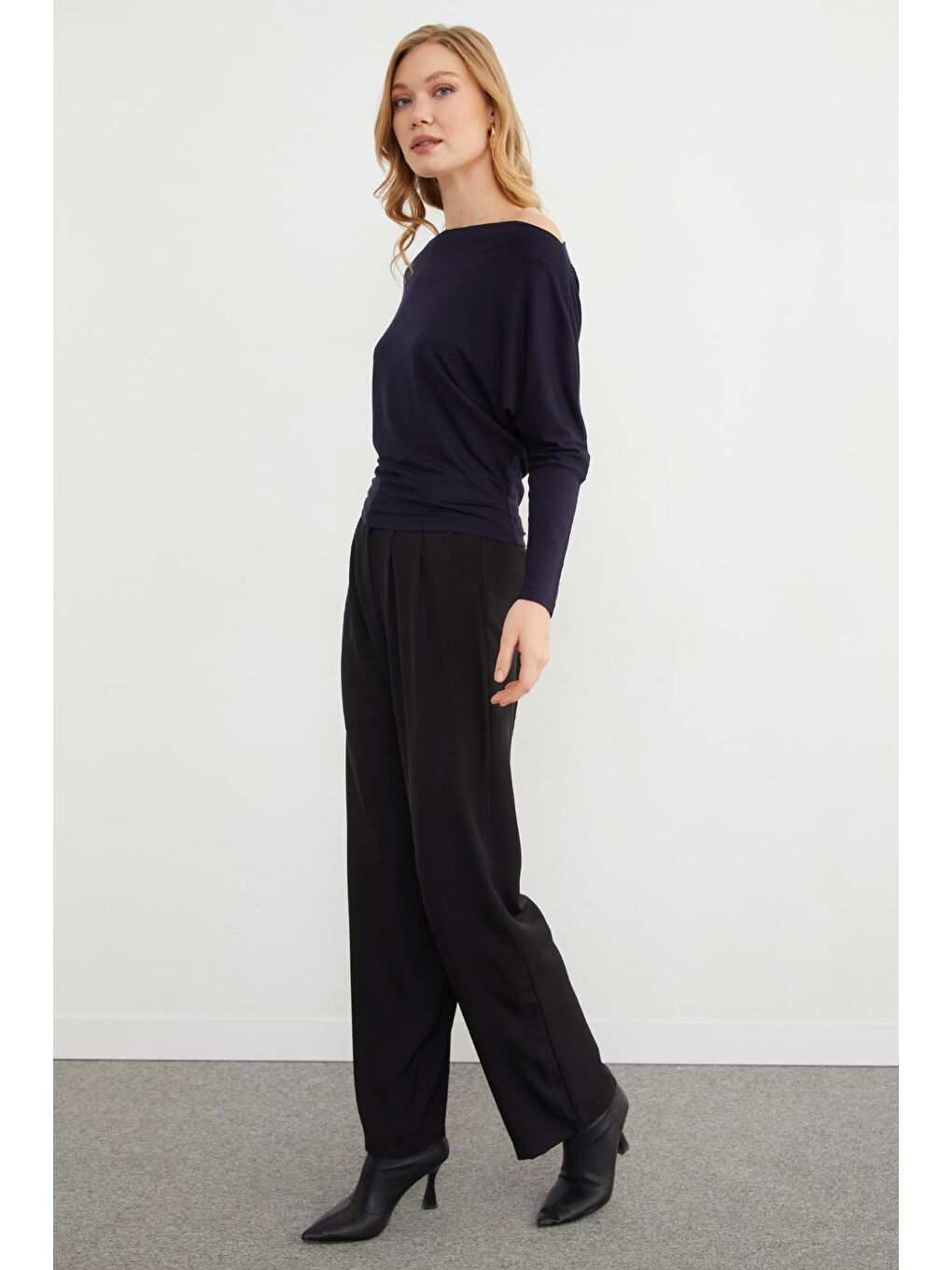 Lacivert Basic Kayık Yaka Yarasa Kol Bluz-2