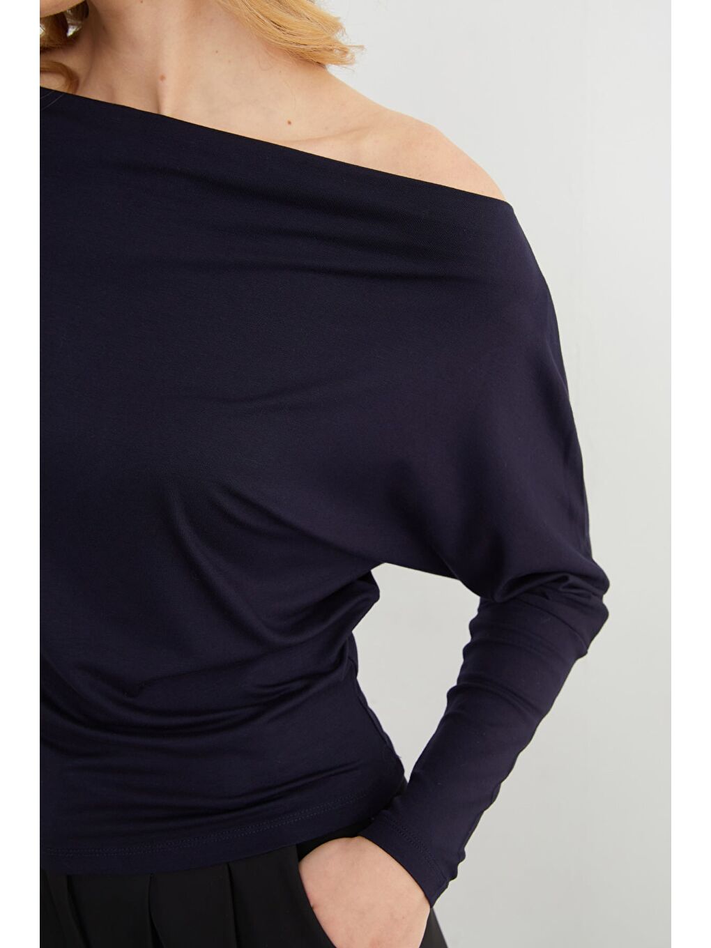 Lacivert Basic Kayık Yaka Yarasa Kol Bluz-4