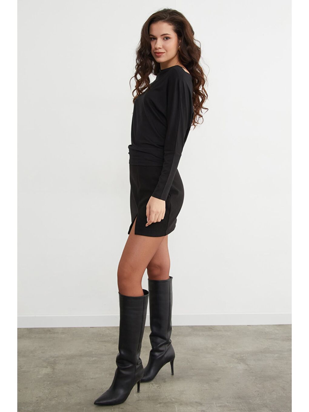 Siyah Basic Kayık Yaka Yarasa Kol Bluz-3