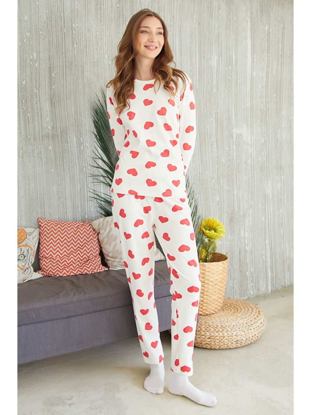 Ekru Puantiye Desenli Bisiklet Yaka Pijama Takımı-1