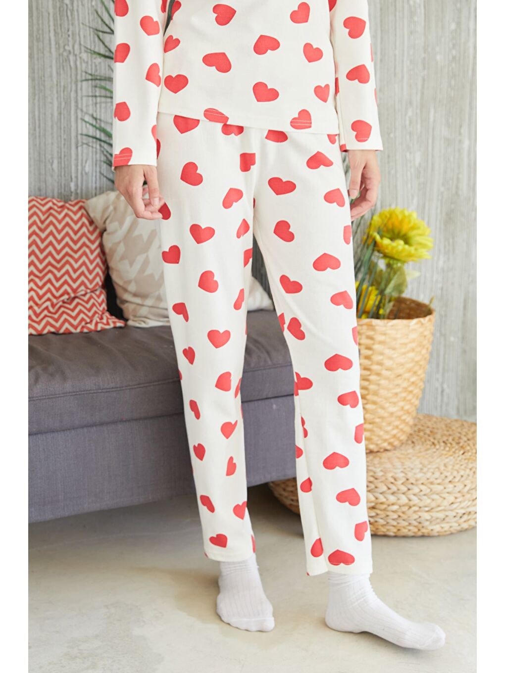 Ekru Puantiye Desenli Bisiklet Yaka Pijama Takımı-2