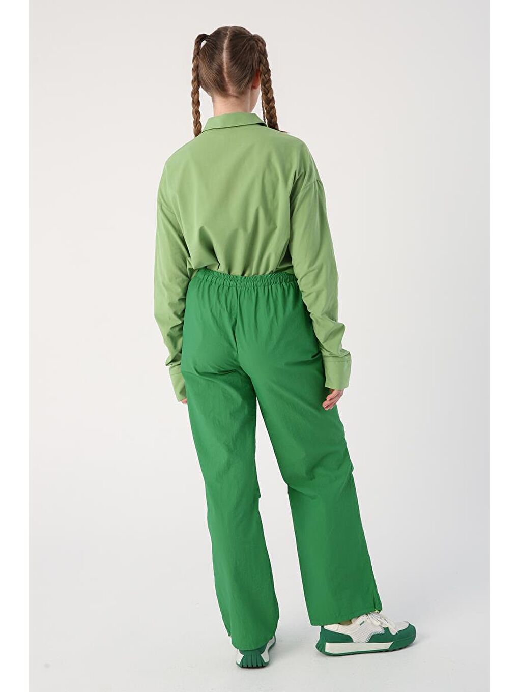 Yeşil-Paraşüt Kumaş Pile Detaylı Paçası Büzgülü Pantolon-3