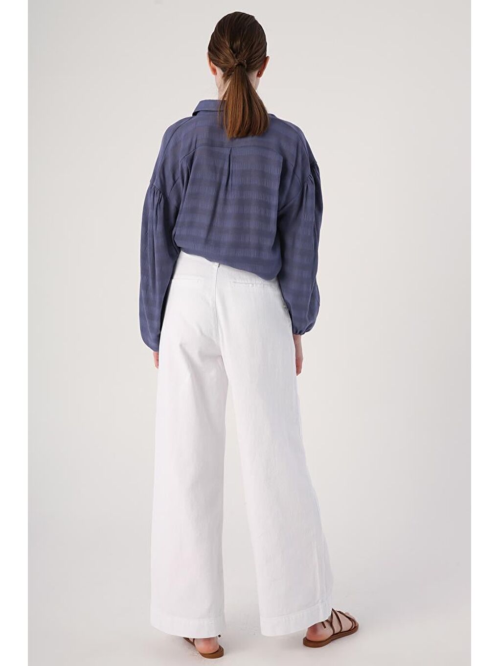 Beyaz-%100 Pamuk Pileli Bol Paça Cepli Pantolon-3