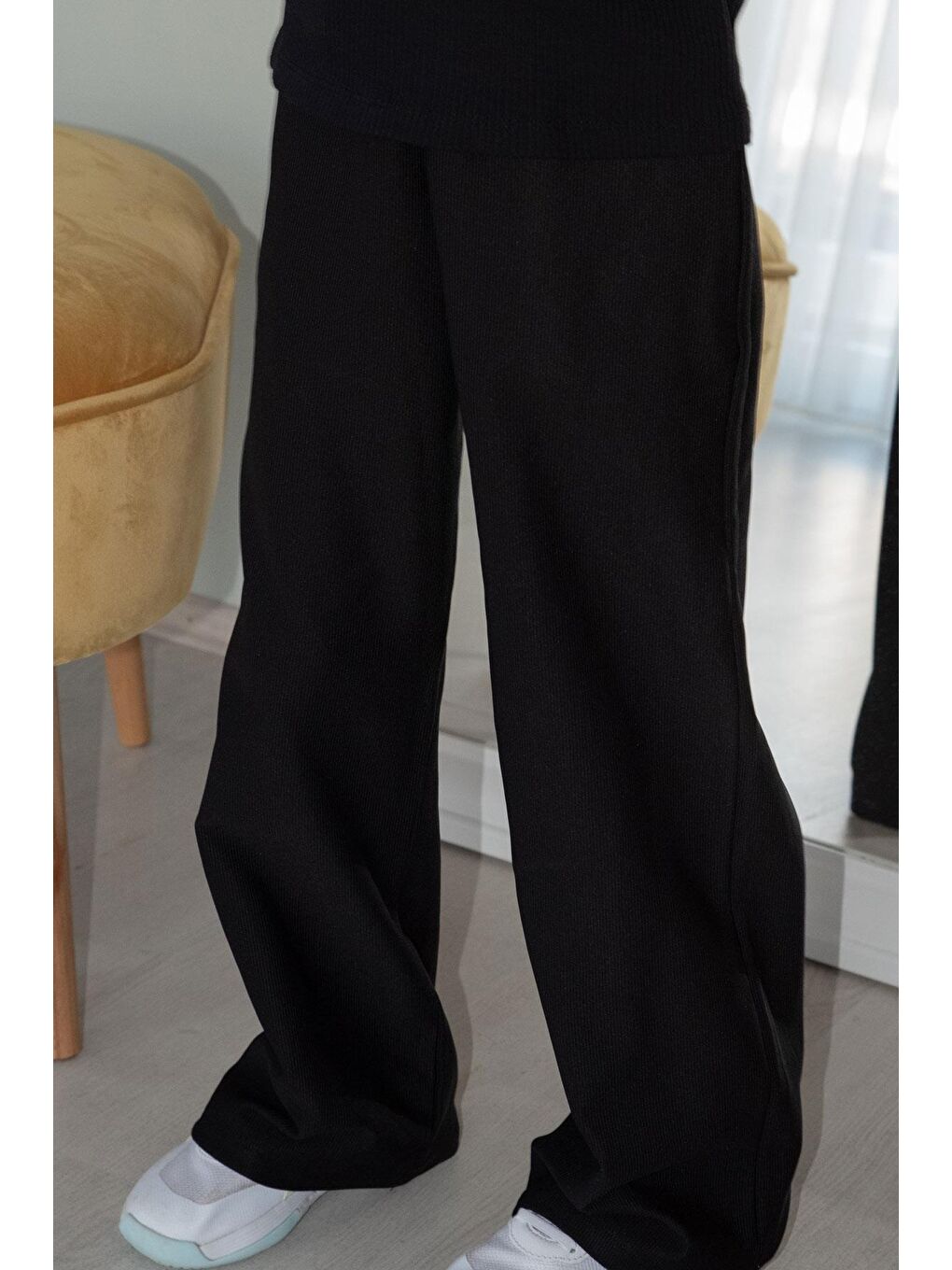 Kız Çocuk Pantolon Bel Kısmı Arma Detaylı Cepli Siyah (8-9 Yaş)-2