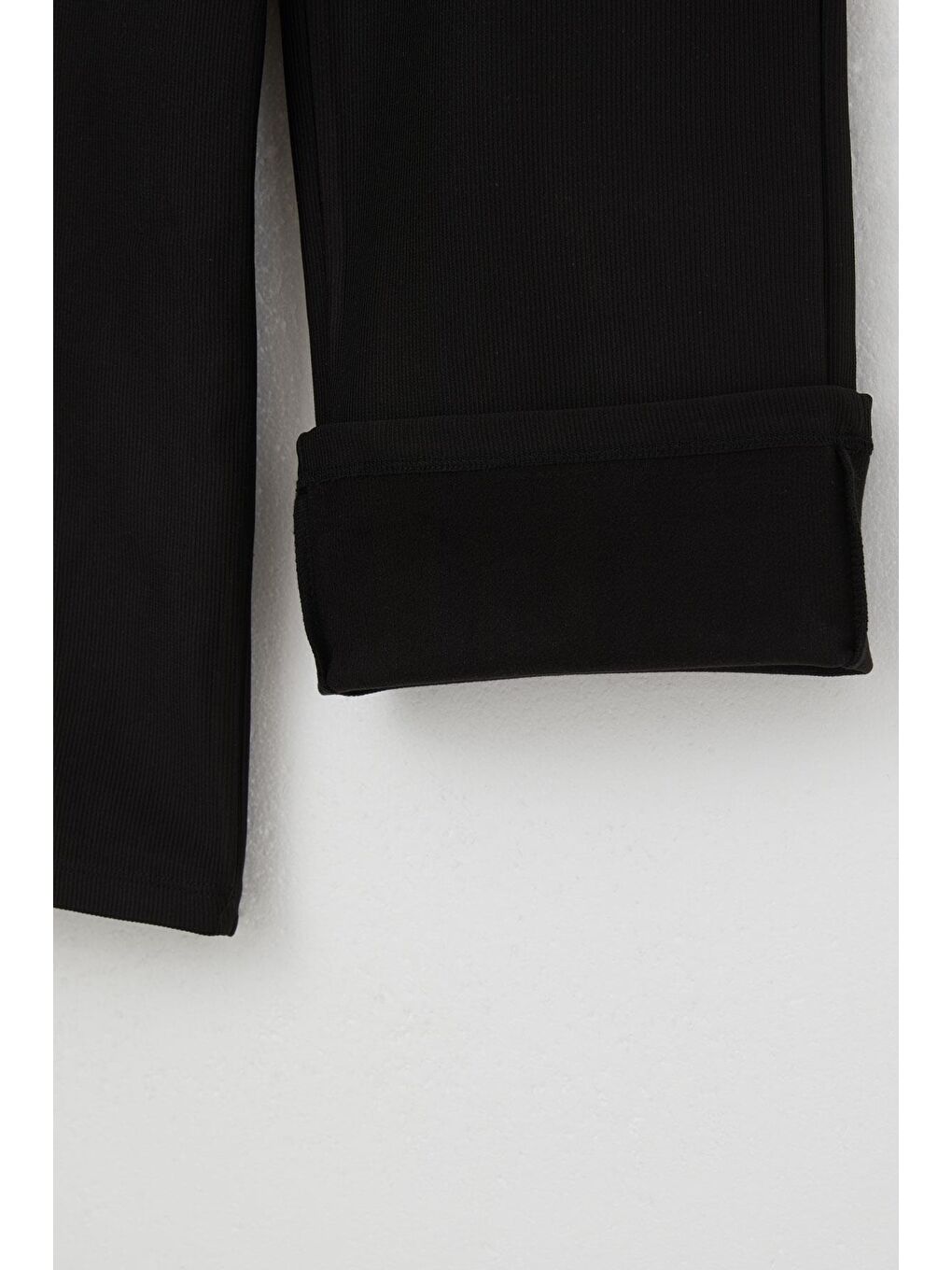 Kız Çocuk Pantolon Bel Kısmı Arma Detaylı Cepli Siyah (8-9 Yaş)-6