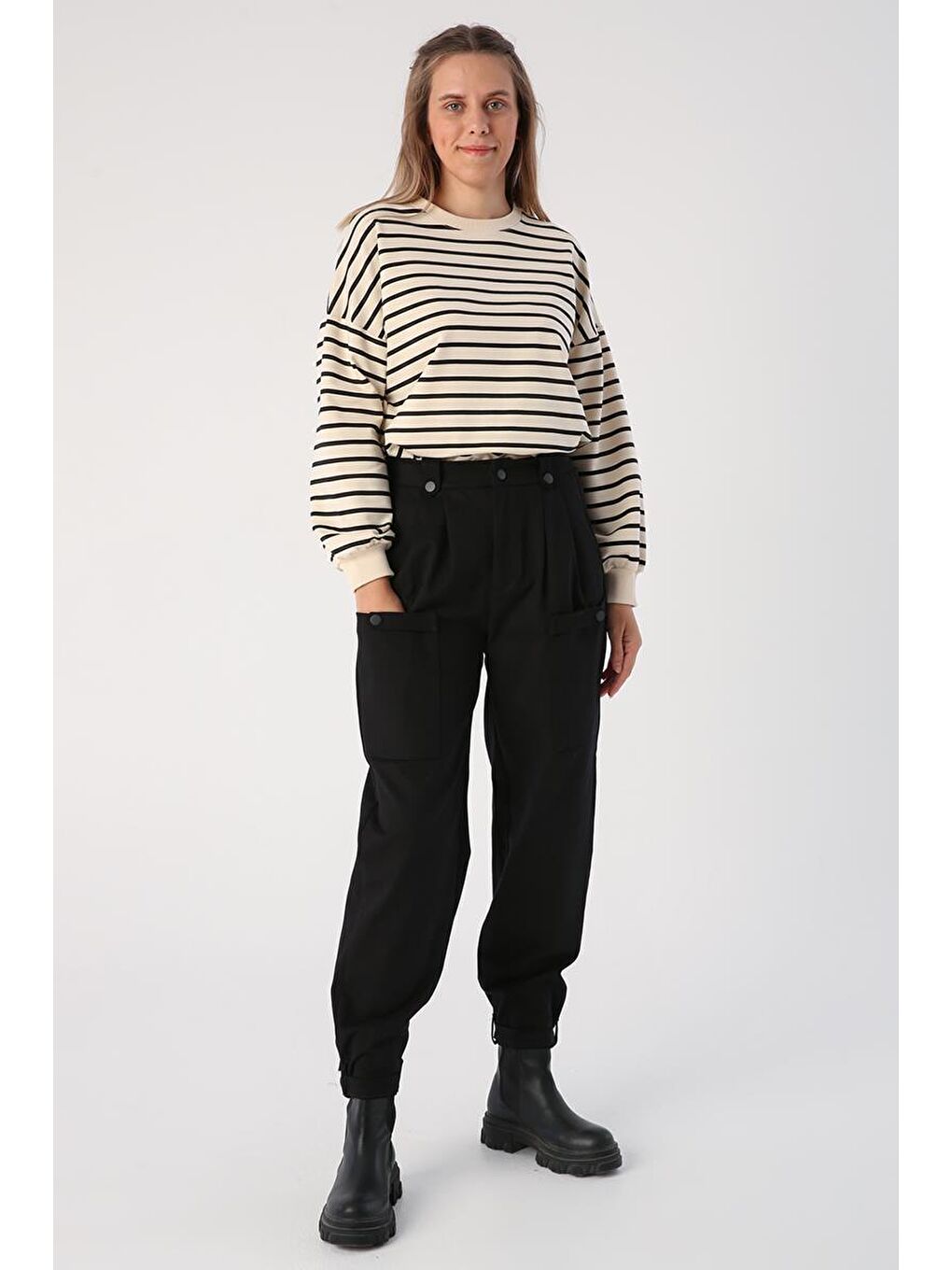 Siyah-Pamuklu Apolet Detaylı Çıtçıtlı Kargo Pantolon-5