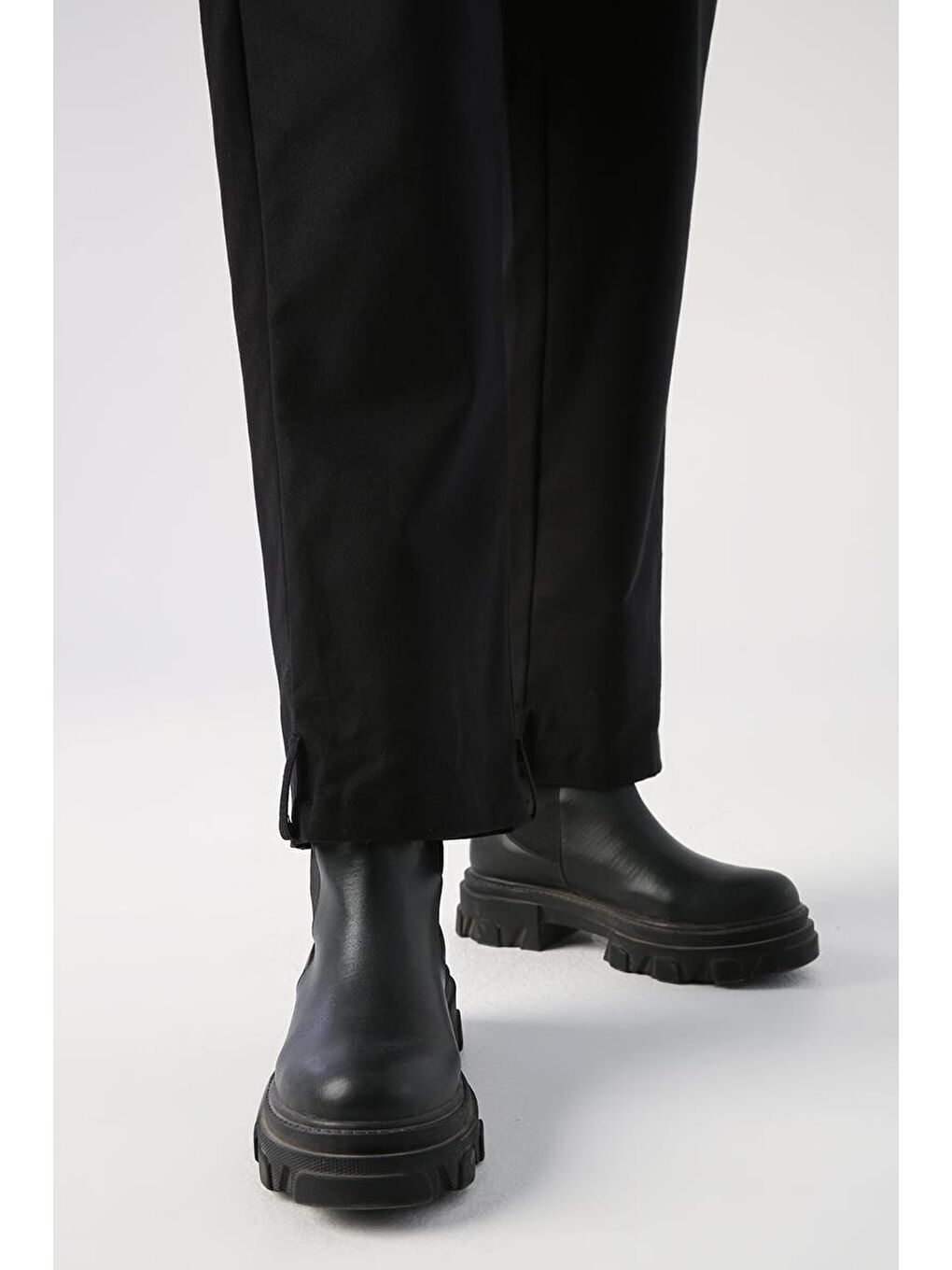 Siyah-Pamuklu Apolet Detaylı Çıtçıtlı Kargo Pantolon-1