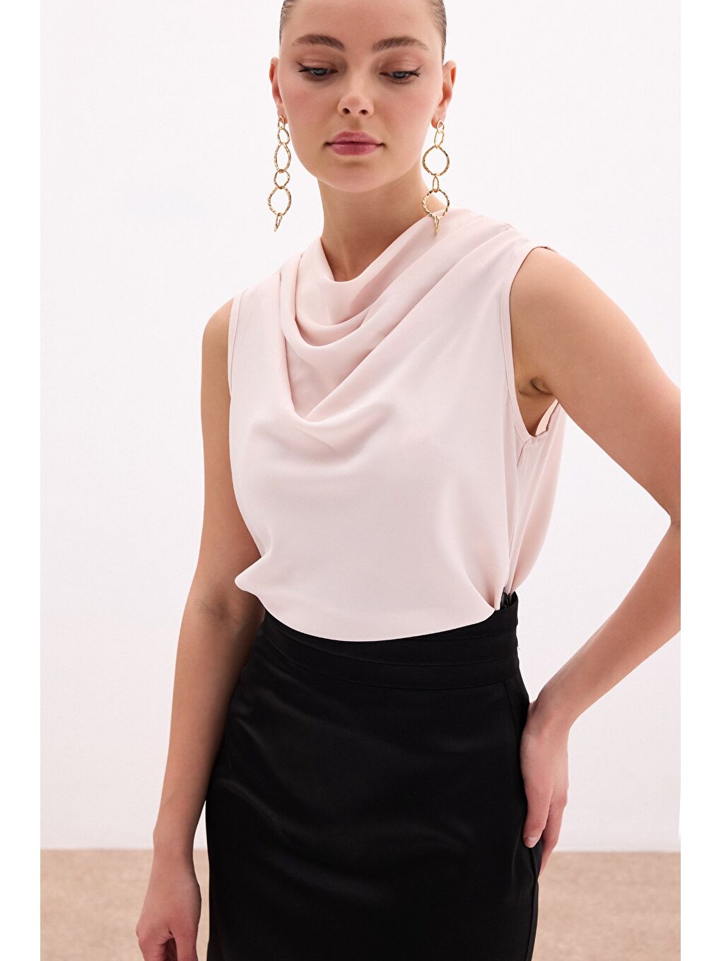 Pembe Degaje Yaka Kolsuz Bluz - Pudra-2