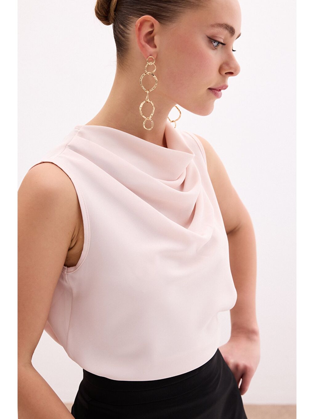 Pembe Degaje Yaka Kolsuz Bluz - Pudra-4