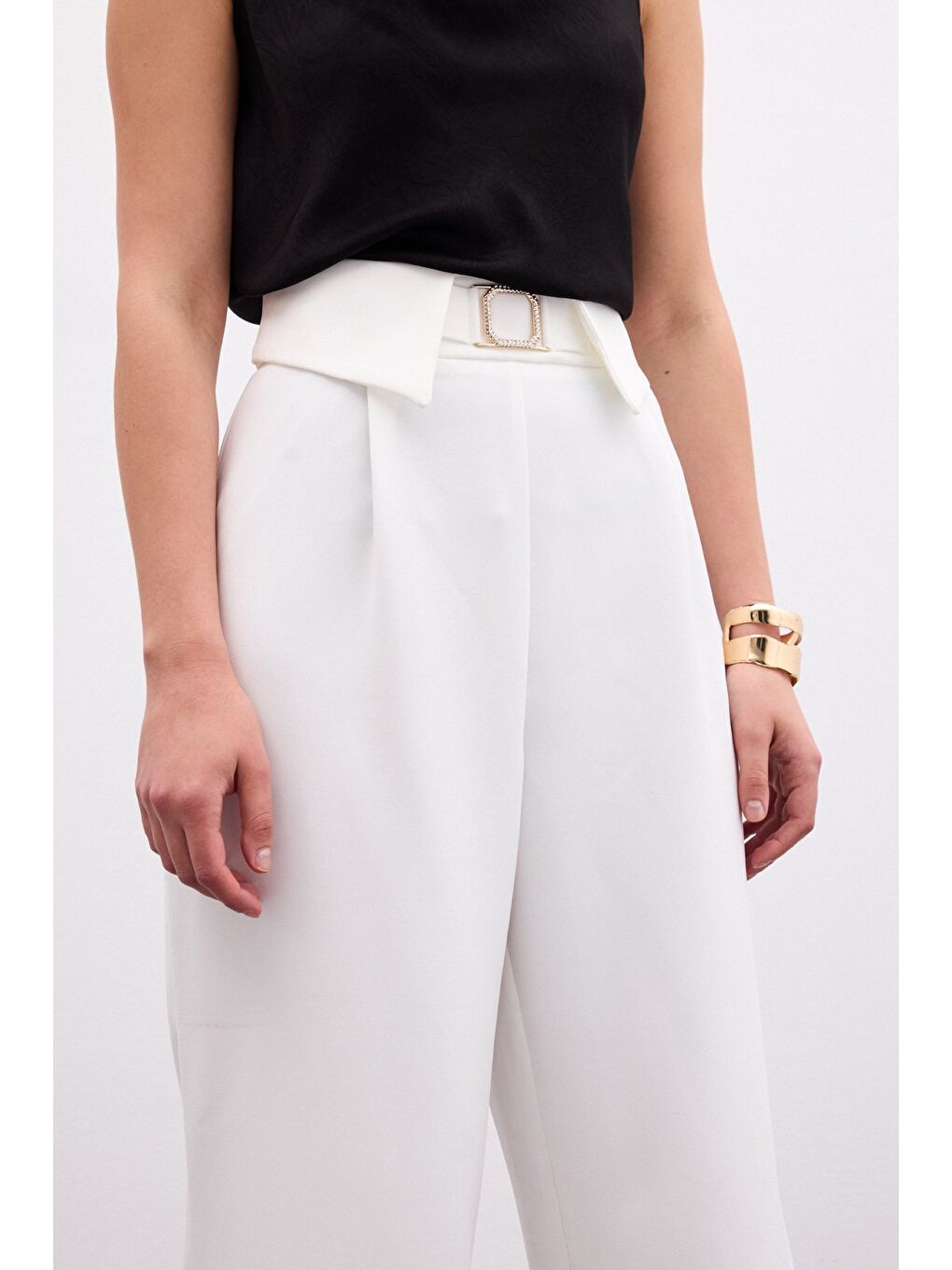 Bel Detaylı Geniş Paça Pantolon - Ekru-4