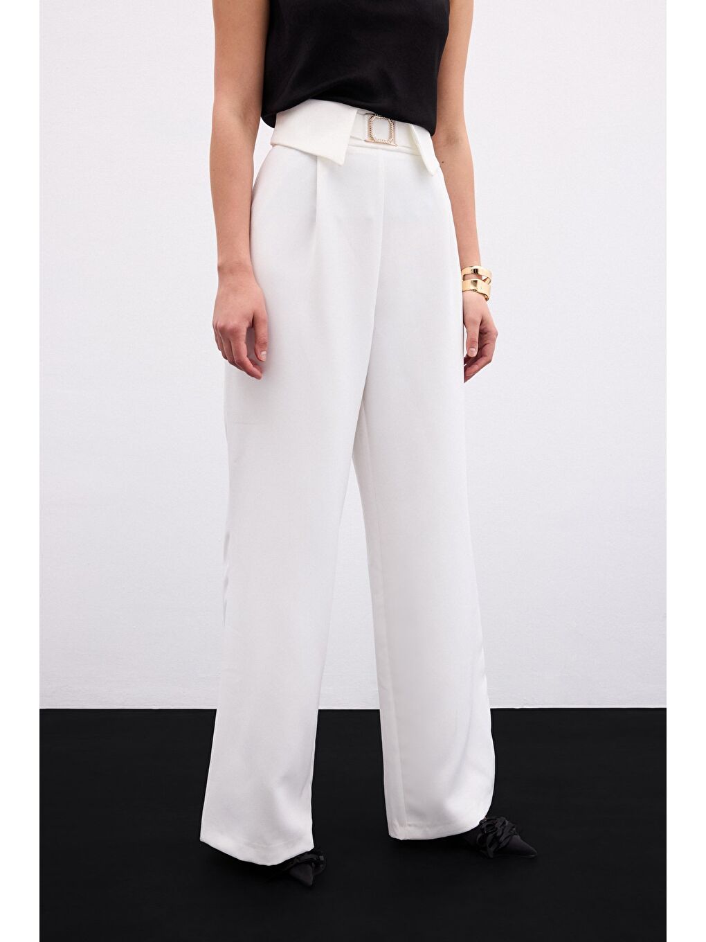 Bel Detaylı Geniş Paça Pantolon - Ekru-5