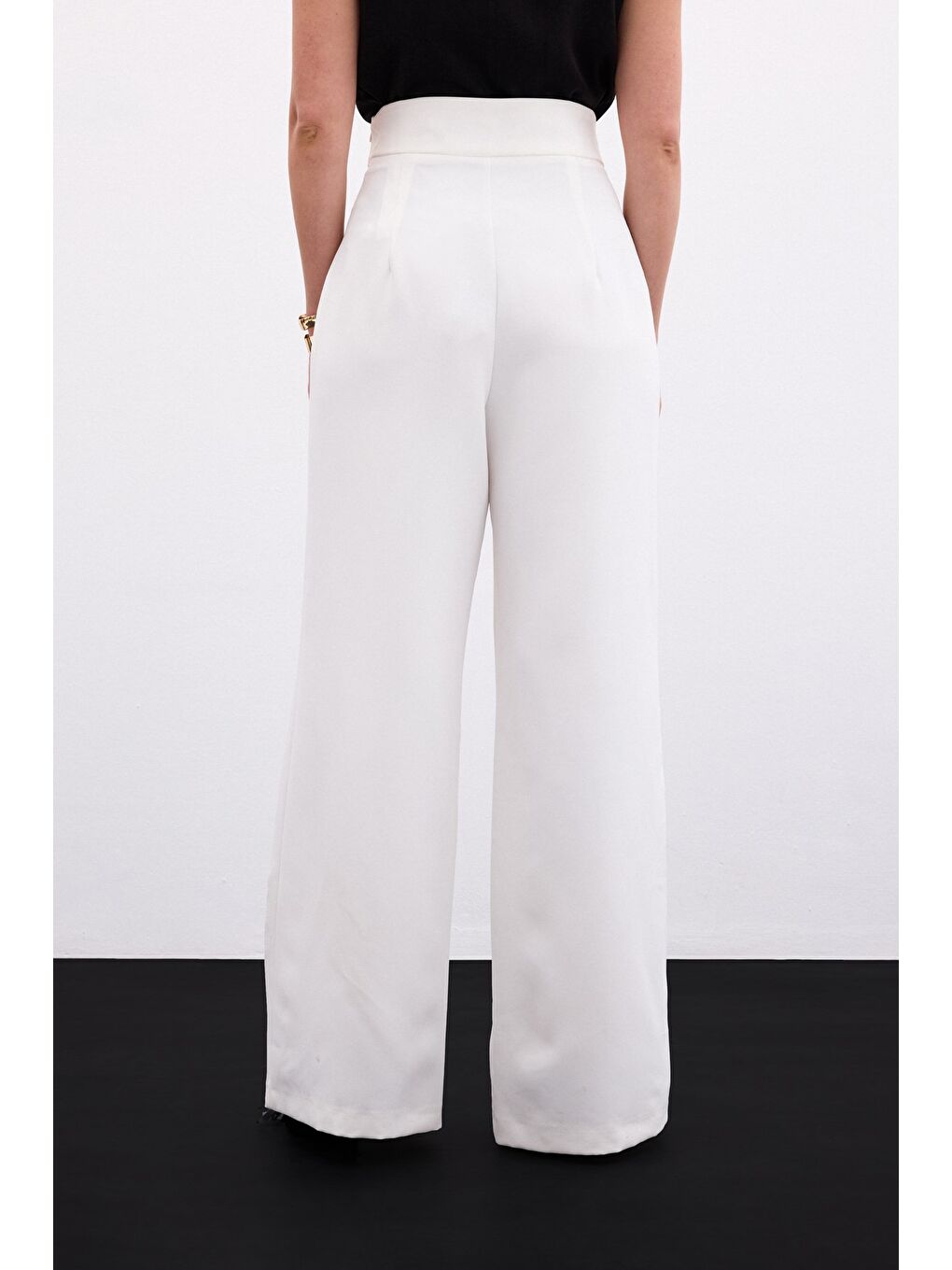 Bel Detaylı Geniş Paça Pantolon - Ekru-6