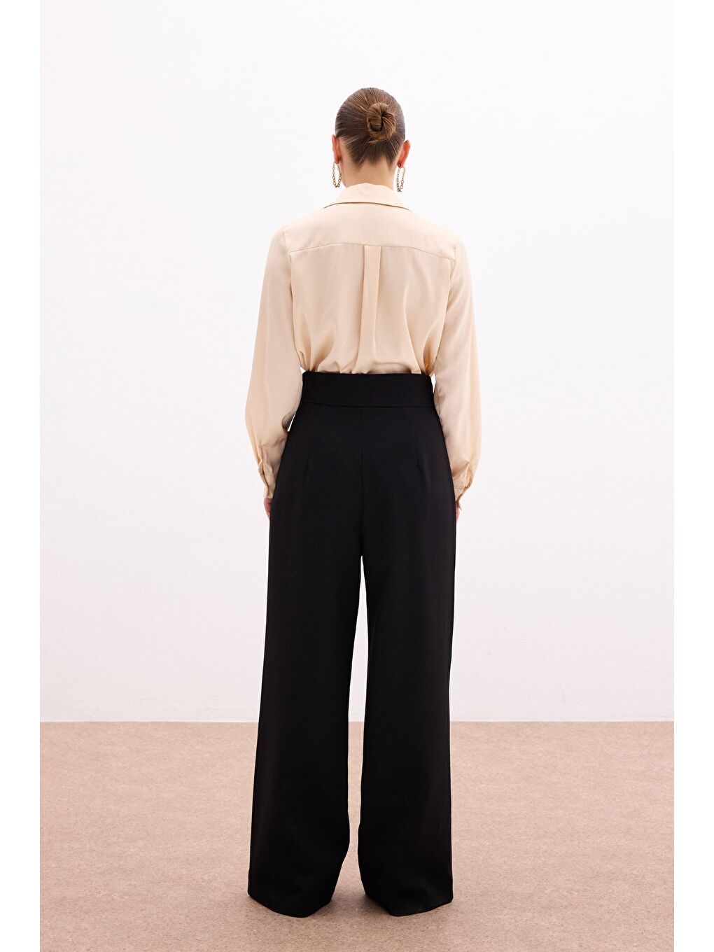 Bel Aksesuarlı Bol Paça Pantolon - Siyah-7