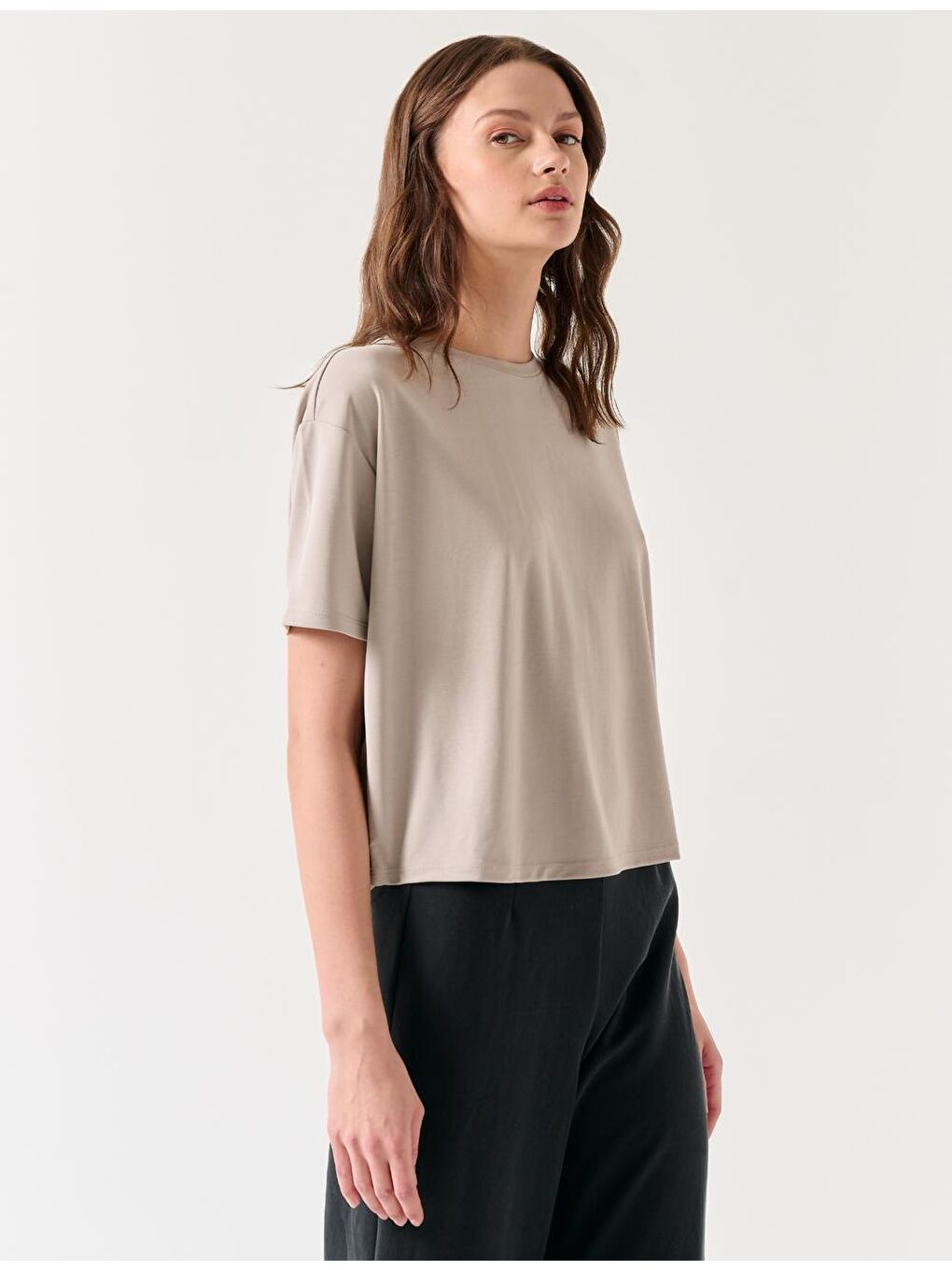 Bej Taş Bol Kesim Kısa Kollu Bisiklet Yaka Örme Tişört-2