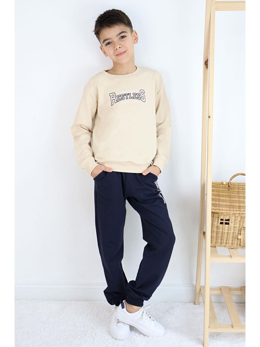 Erkek Çocuk Eşofman Takım Yazı Baskılı Cepli Bej (5 Yaş)