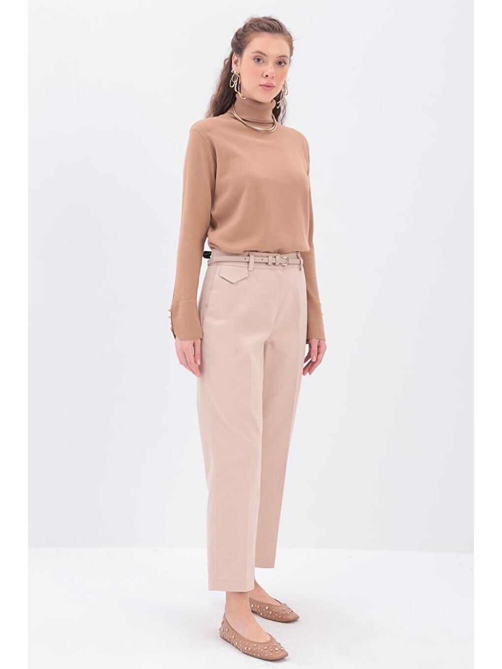 Bej-Süs Cep Kapaklı Pensli Havuç Pantolon-2