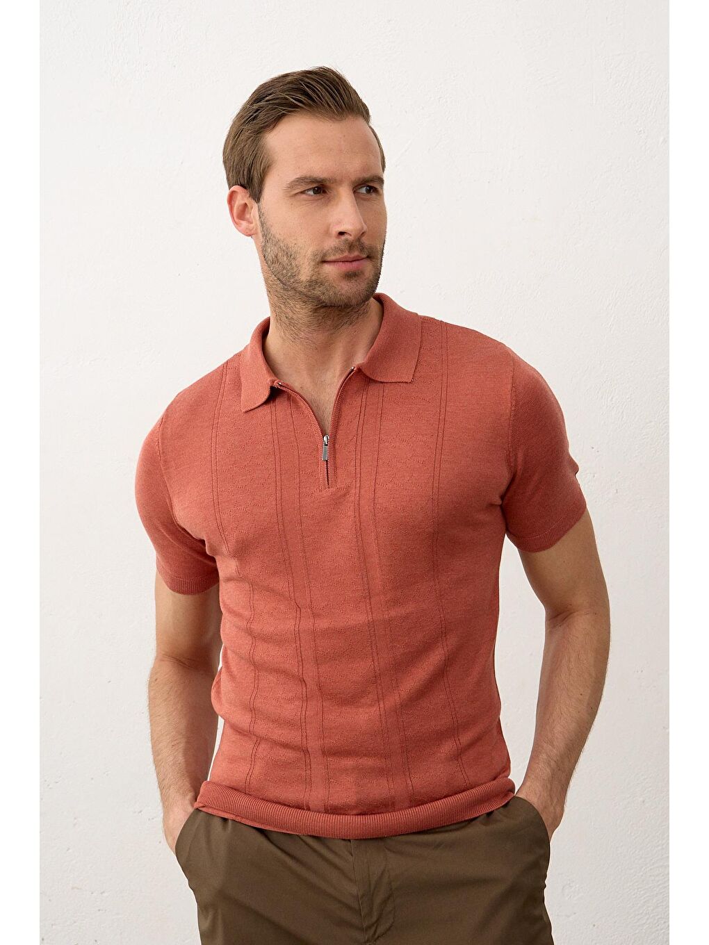 Kahverengi Erkek Fermuarlı Slim-Fit Yazlık Triko Tişört Tarçın