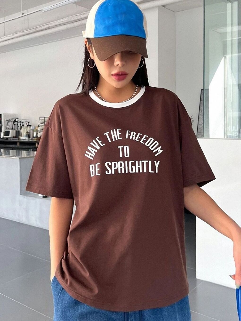 Kahverengi Kadın Kahve Have The Freedom Baskılı İnterlok Tişört