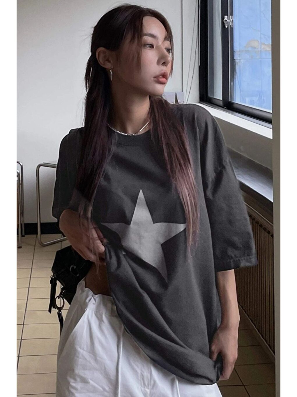 Gri Kadın Antrasit Bisiklet Yaka Yıldız Baskılı Oversize T Shirt-1