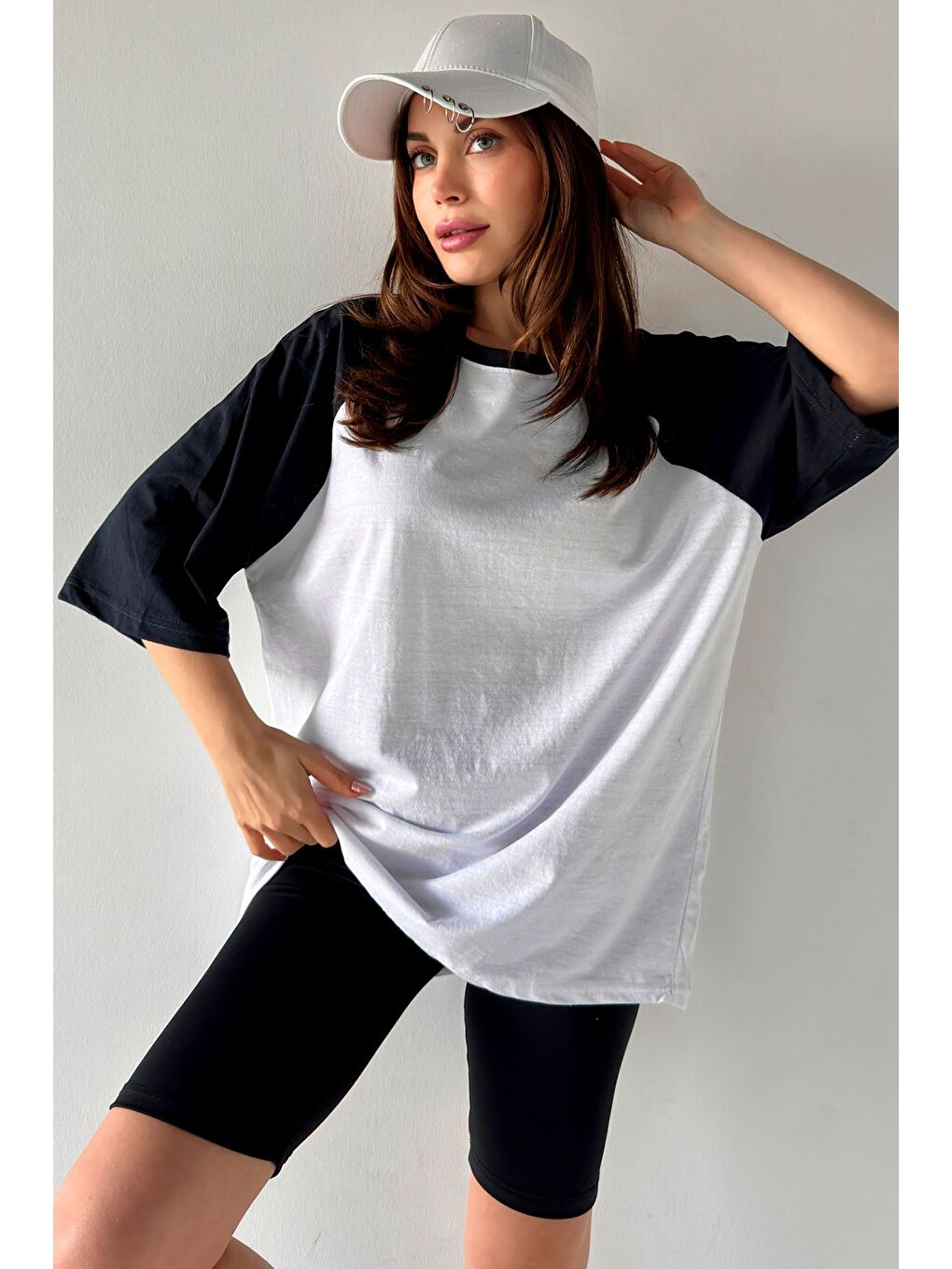 Kadın Beyaz Kolları Lacivert Oversize T shirt-1