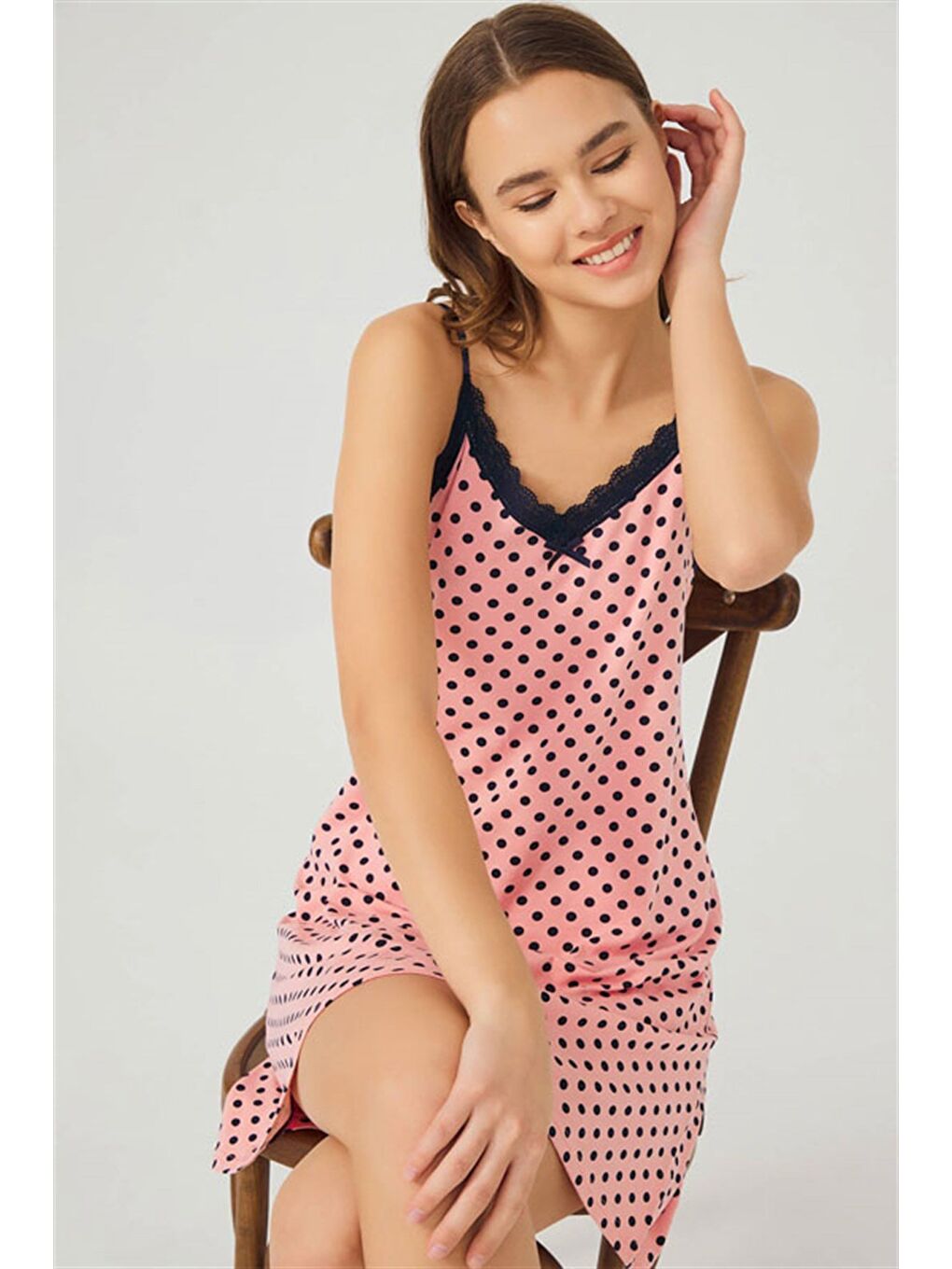 Pembe Lacivert Puantiyeli İnce Askılı Pamuklu Kadın Gecelik-6