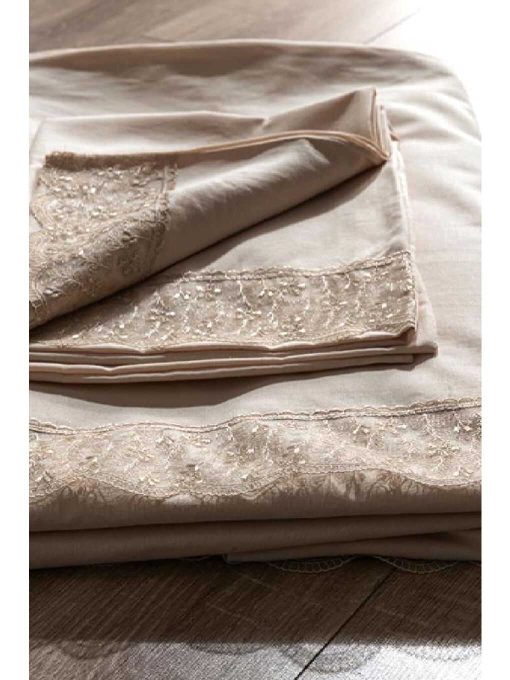 Karışık Fransız Dantelli Yonca Çeyizlik Nevresim Takımı Cappucino-5