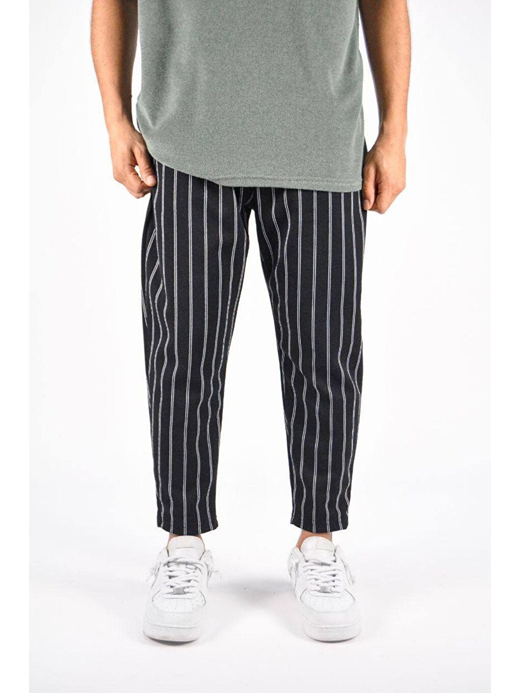 Siyah Çizgili Desen Relaxed Erkek Pantolon 3YXE5-46972-02