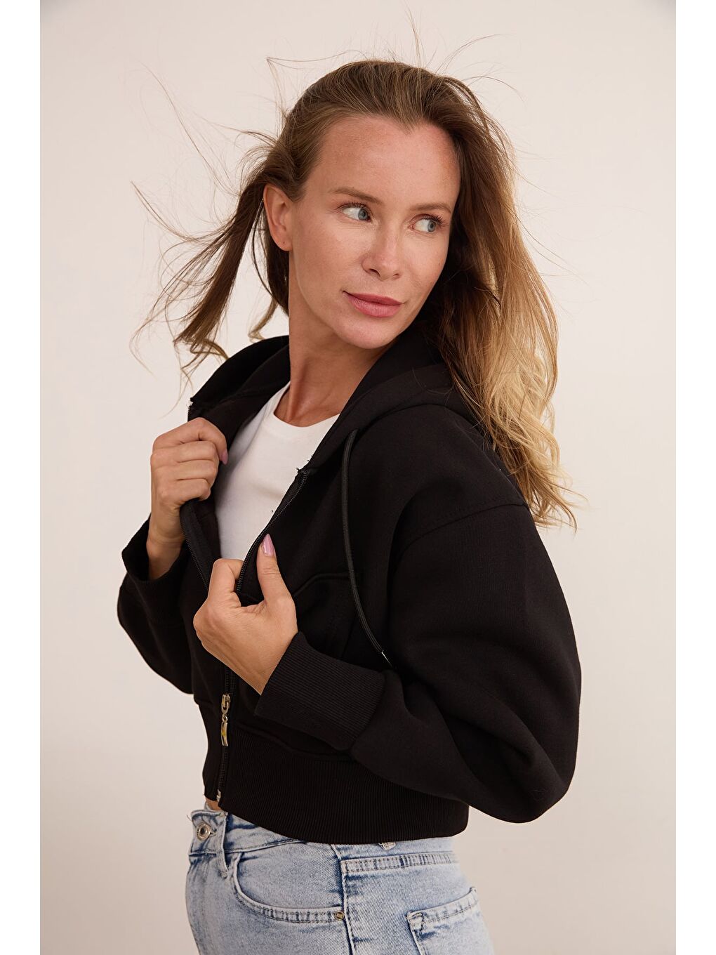 Siyah 3 İplik Basic Kapüşonlu Crop Sweatshirt-2