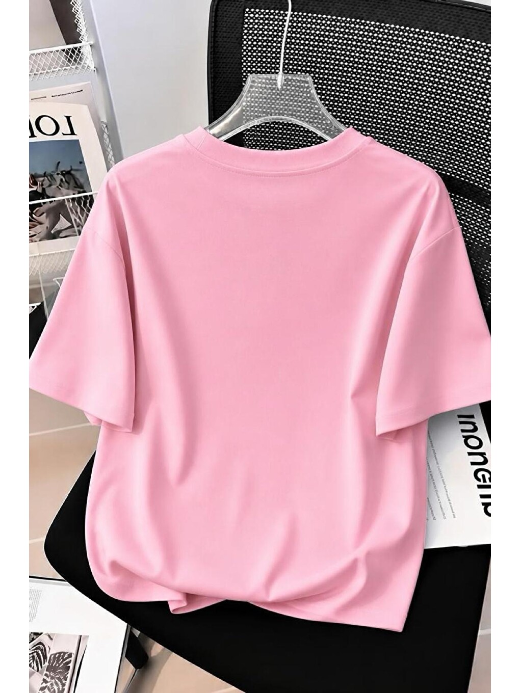 Pembe Papatya Kanatlı Kelebek Baskılı Oversize Kadın T-shirt-1